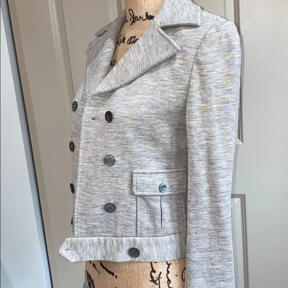 IISLI knit cropped blazer. - Picture 5 of 8